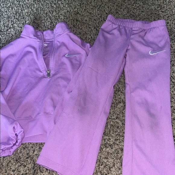 Nike Outfit - Picture 1 of 1